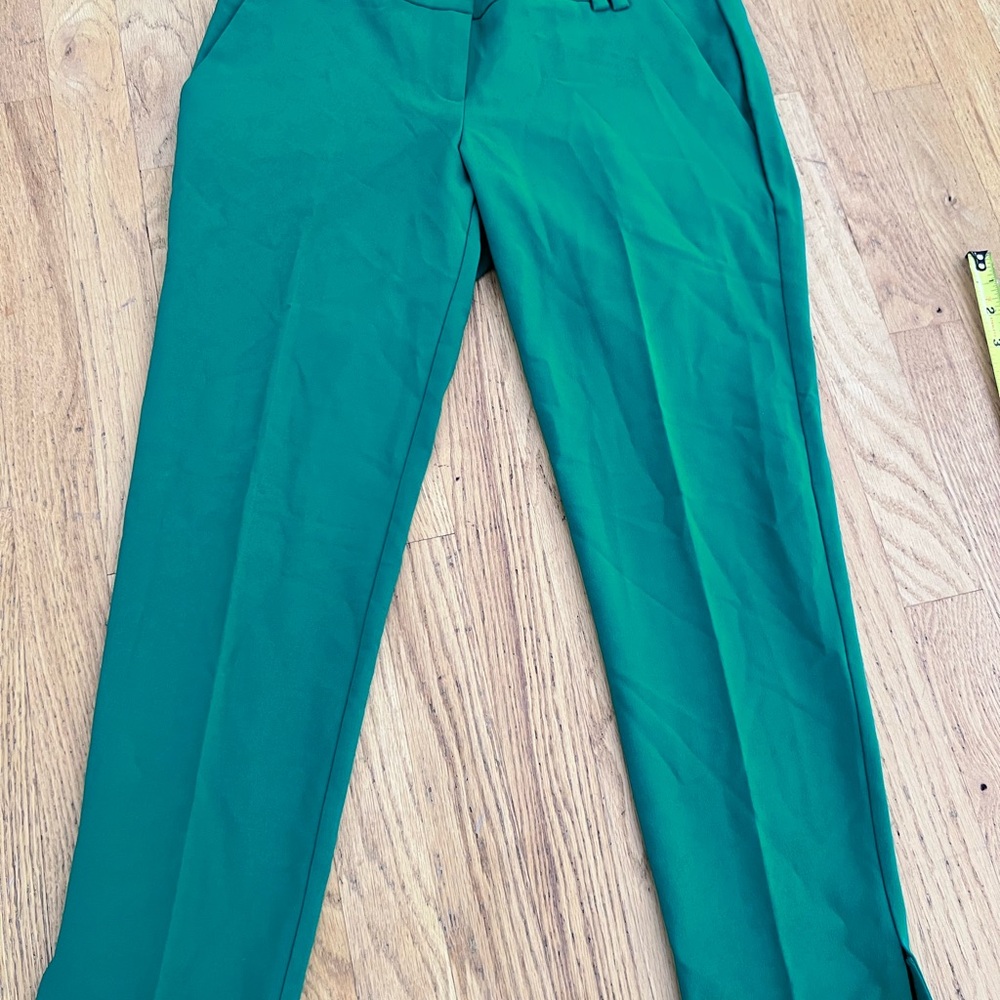 Ladies Size 4P "New York & Company" Vibrant Green Pants Chinos GUC ❤️